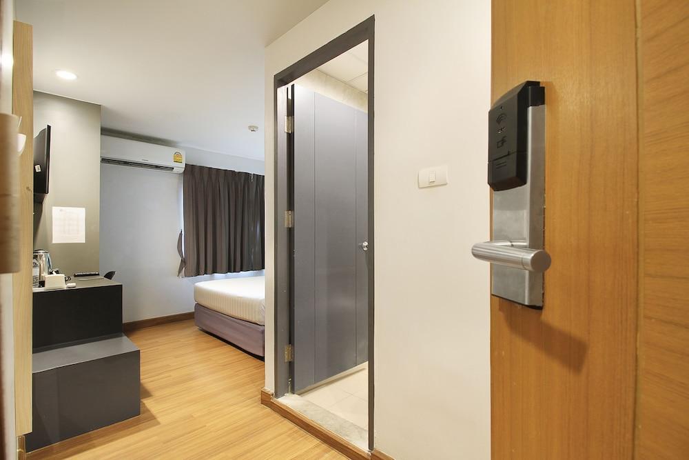 Mybed Sathorn Hotel 2*